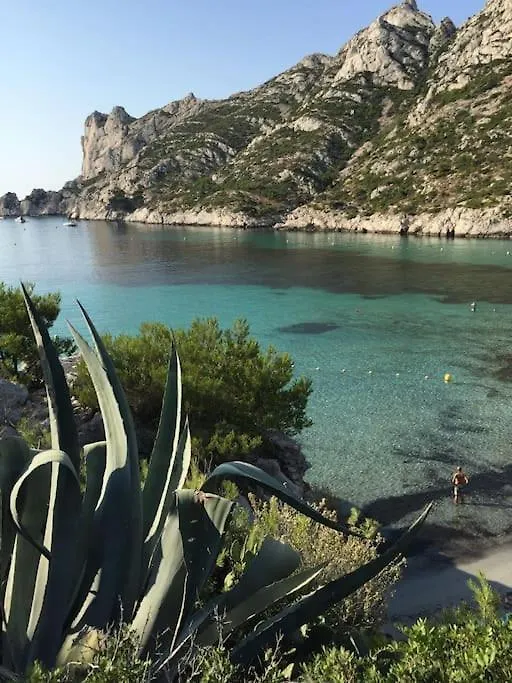 Morgiou Sormiou Marseille T4 Climatise Familial - 3 Chambres - Terrasse Bois - Jardin Privatif - Calanques A Pied - Plages & Velodrome A 10 Min - Ideal Familles & Randonneurs & Grimpeurs - Escalade A 5 Min - Marseille Sud