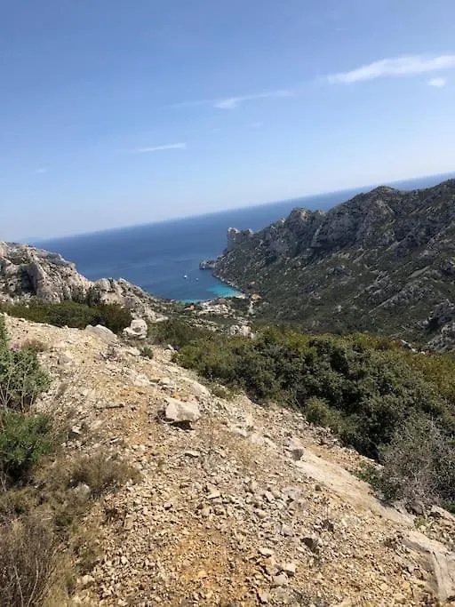 דירה Morgiou Sormiou Marseille T4 Climatise Familial - 3 Chambres - Terrasse Bois - Jardin Privatif - Calanques A Pied - Plages & Velodrome A 10 Min - Ideal Familles & Randonneurs & Grimpeurs - Escalade A 5 Min - Marseille Sud