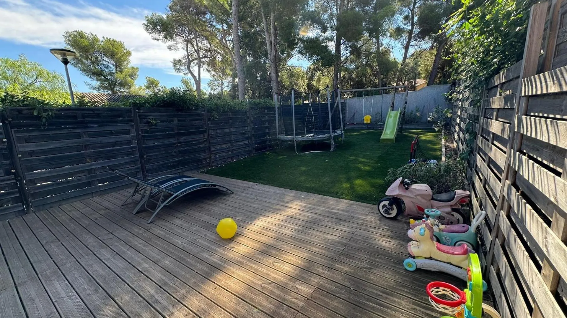 Morgiou Sormiou Marseille T4 Climatise Familial - 3 Chambres - Terrasse Bois - Jardin Privatif - Calanques A Pied - Plages & Velodrome A 10 Min - Ideal Familles & Randonneurs & Grimpeurs - Escalade A 5 Min - Marseille Sud צרפת