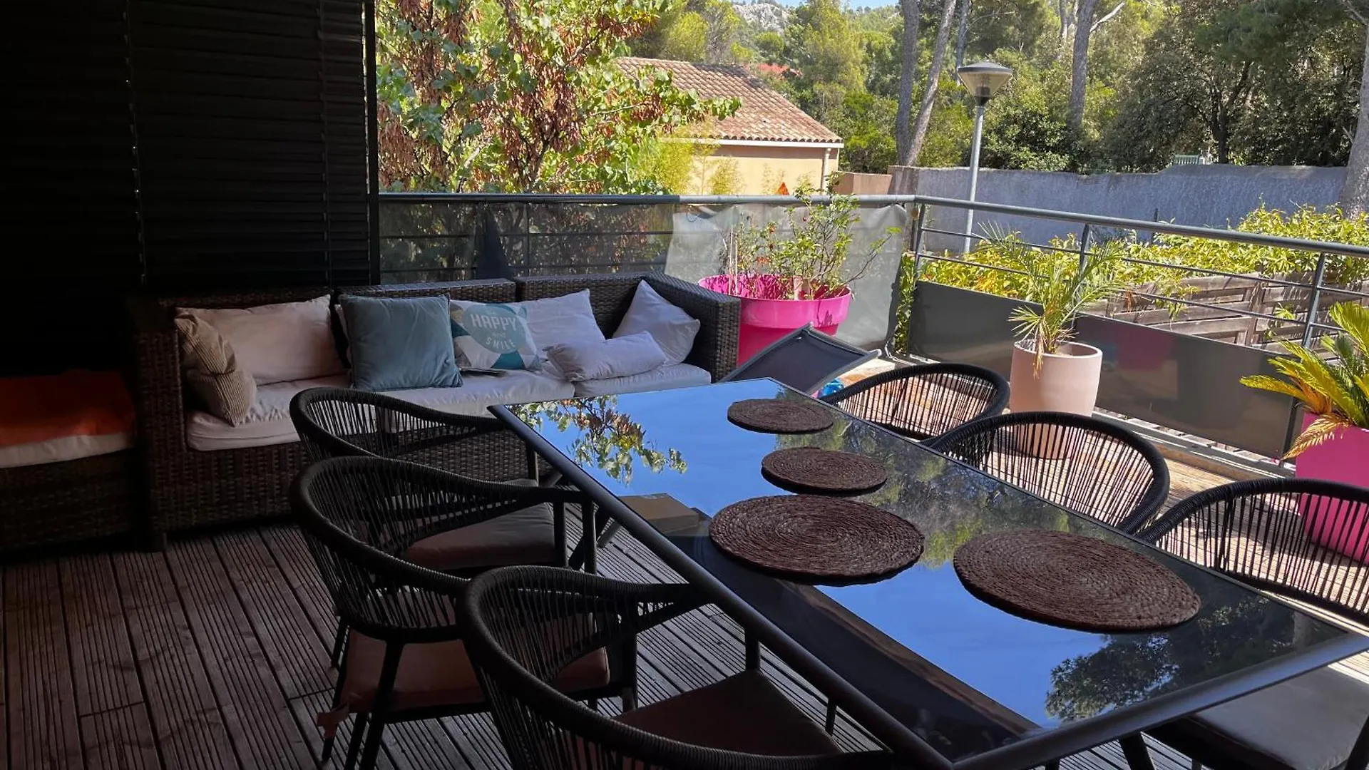 Morgiou Sormiou Marseille T4 Climatise Familial - 3 Chambres - Terrasse Bois - Jardin Privatif - Calanques A Pied - Plages & Velodrome A 10 Min - Ideal Familles & Randonneurs & Grimpeurs - Escalade A 5 Min - Marseille Sud location